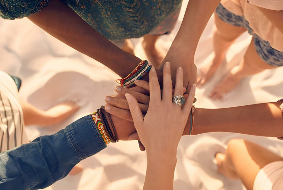 menschen-zusammenhalt-liebe-edeo